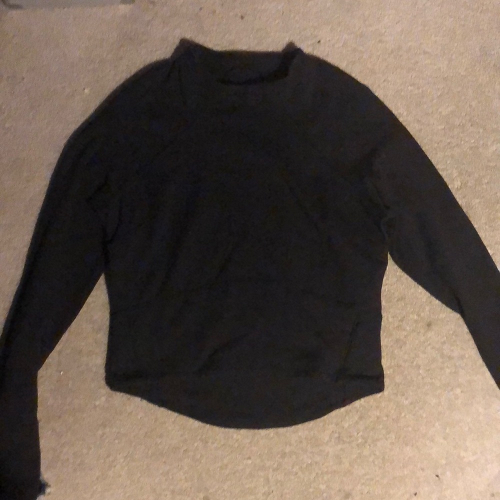Lululemon (rare) hill and valley mock neck crop - Picture 2 of 12